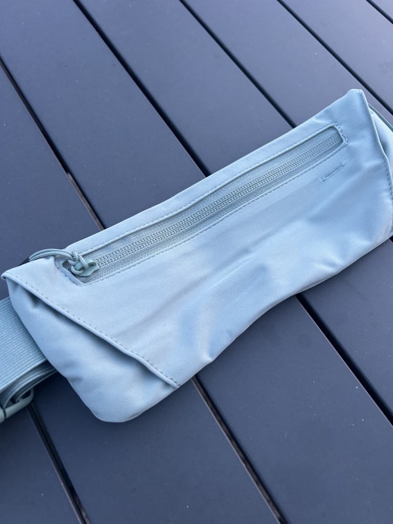 Pochette de running Kiprun de Décathlon, pour l'équitation, couleur vert givré